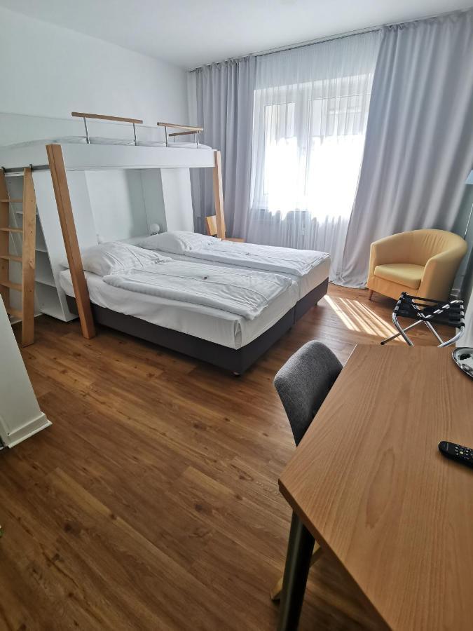 MAX Hotel Düsseldorf Buitenkant foto