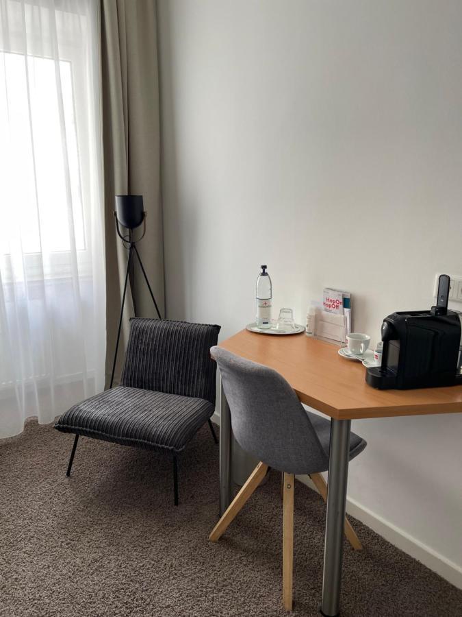 MAX Hotel Düsseldorf Buitenkant foto