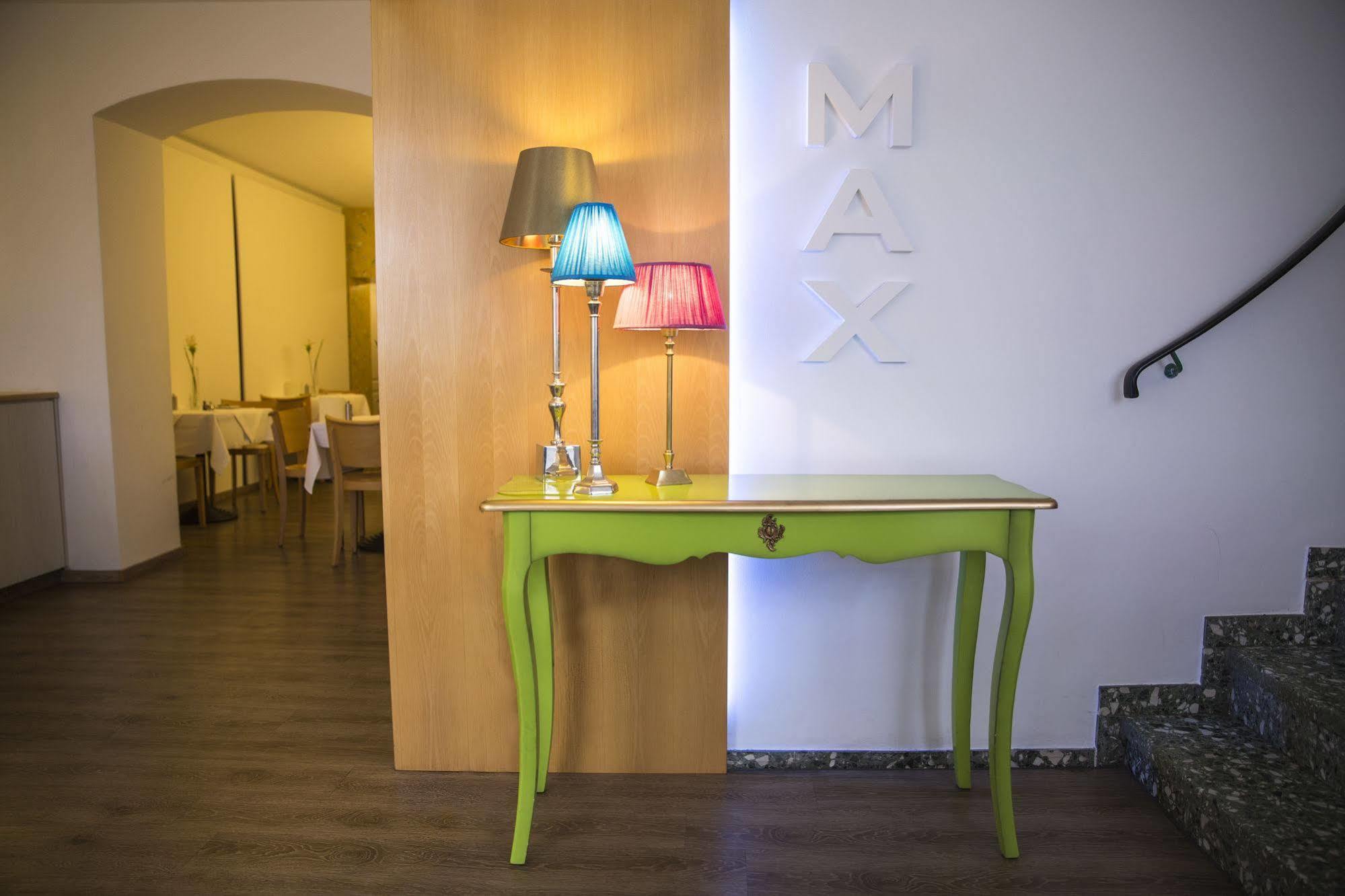 MAX Hotel Düsseldorf Buitenkant foto