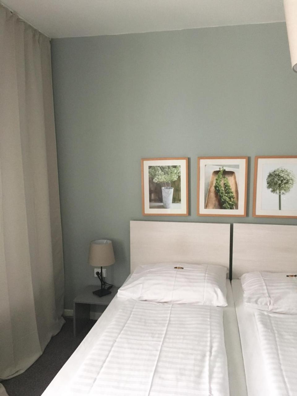 MAX Hotel Düsseldorf Buitenkant foto
