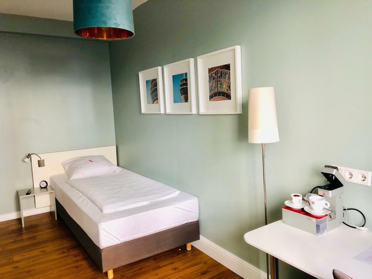 MAX Hotel Düsseldorf Buitenkant foto